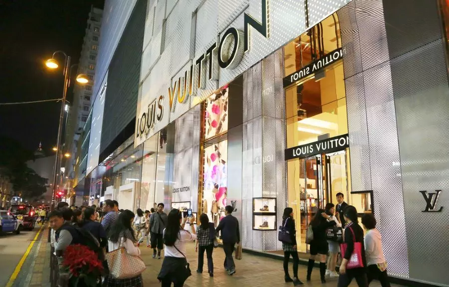 DFS suffers from travel bans as LVMH Selective Retailing down -32% in H1