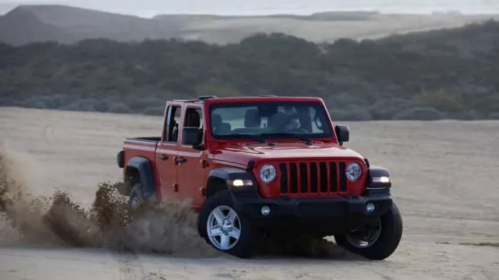 Review: The Jeep Gladiator Sport – a town and country status symbol