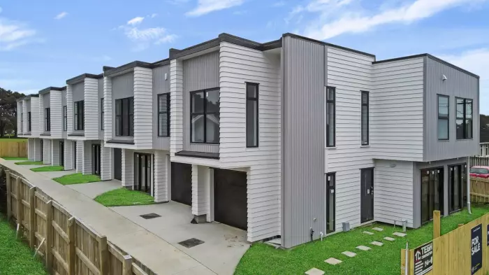 Townhouse sold for $275k profit in three weeks