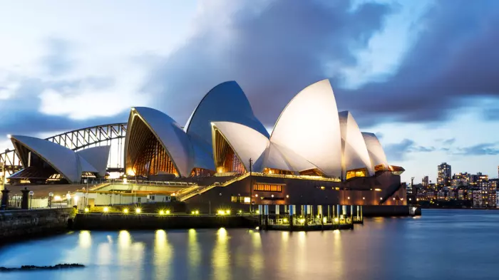 2degrees offers free roaming for trans-Tasman business travellers