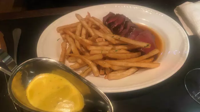 Review: Bistro is the Saine choice