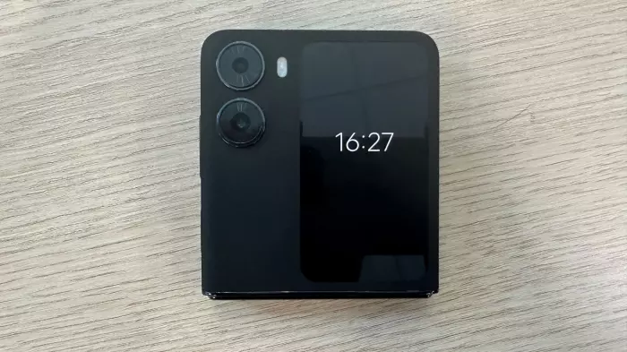 Review: Oppo’s Find N2 Flip is my dream work phone