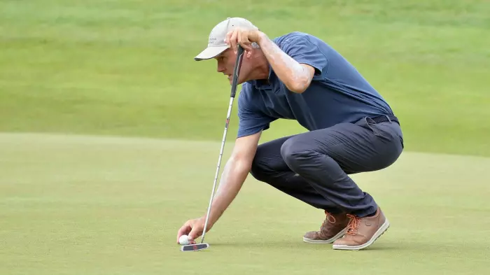 Coutts on the putting green as council backs water application