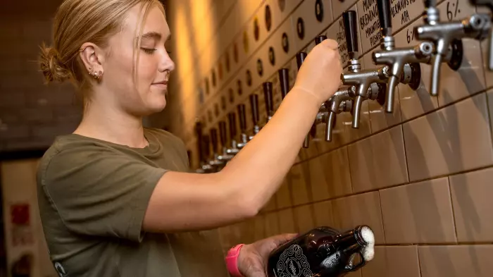 Glass beer flagons make a high-tech comeback