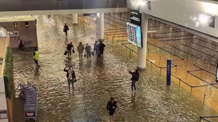 Auckland Airport to reopen at midday