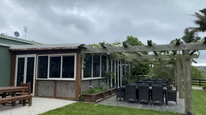 Going crackers over a South Auckland vineyard restaurant