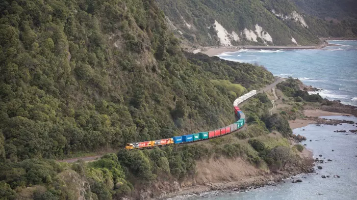 KiwiRail put on notice over 'safety concerns'