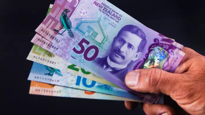 High earners pay tax early to escape new 39% rate
