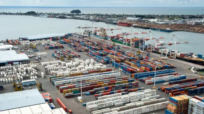 Auckland port still clogged, Tauranga clears the yard