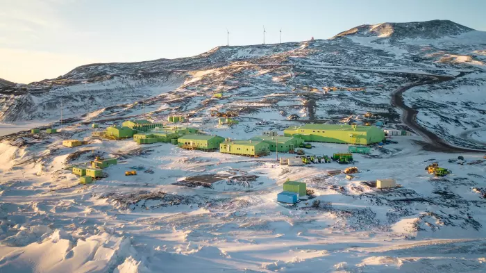 Antarctica NZ abandons 'highly risky' Scott Base rebuild plan