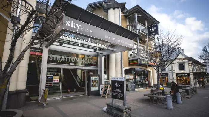 Queenstown: hospitality recruiters resort to a suite of incentives