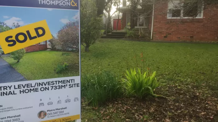 Higher sales, fewer listings in April: Barfoot & Thompson