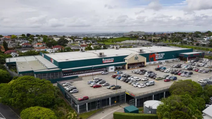 Bunnings reports profit and $400m loan