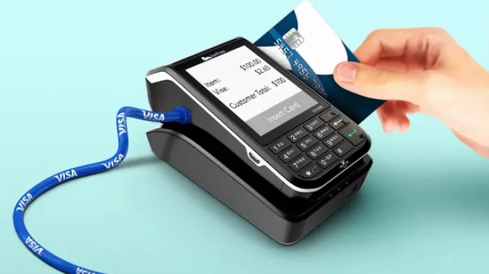 Card spending up by 1% in October