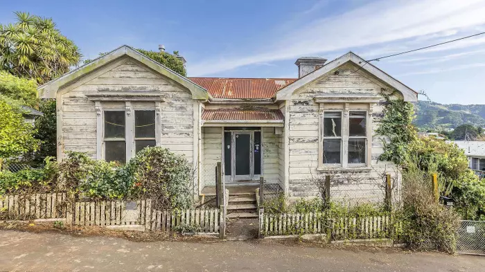 Money Answers: Is paying off the mortgage a bad idea?