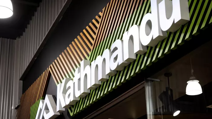 NZ sharemarket dips as big stocks weigh despite KMD gains