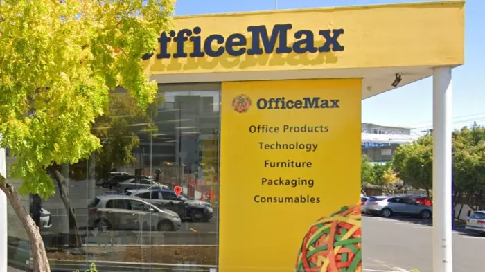 Office Max closing all 14 retail stores