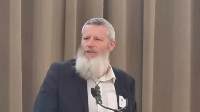 Lawyers challenge 'misconceived' Climate Change Commission advice