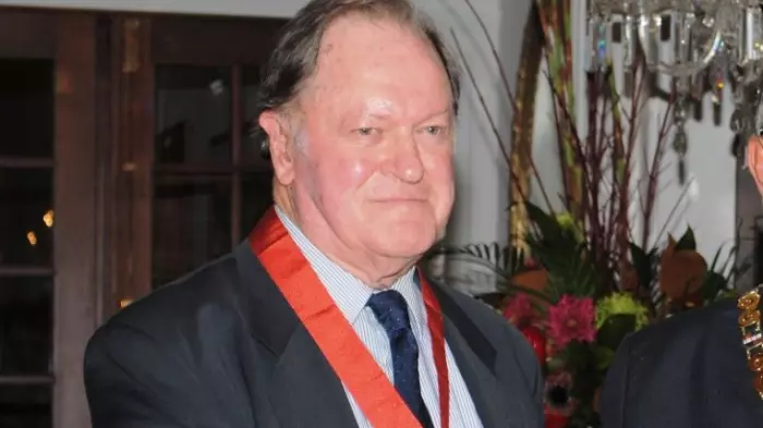 Bill Sheat, arts patron and lawyer, dies aged 90