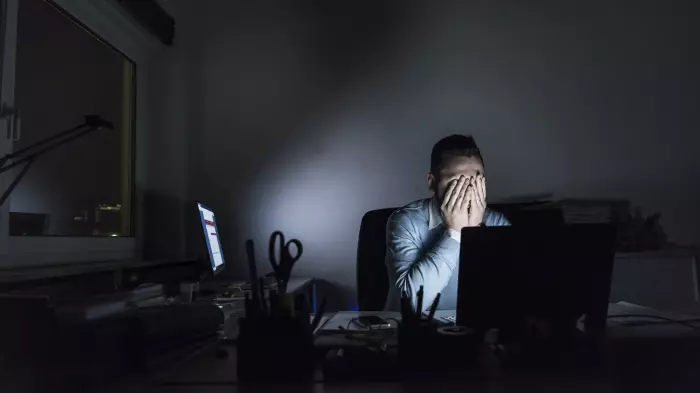 Burnout: disconnect or chrono-working