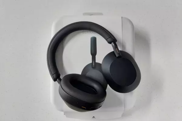 Review: Sony’s XM5 headphones are excellent