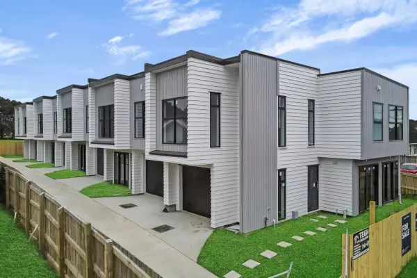 Townhouse sold for $275k profit in three weeks