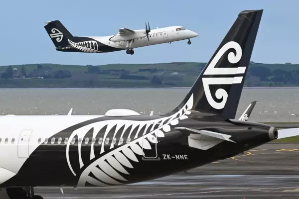 Air NZ shares holding up, investors ready to pounce