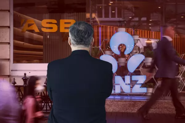 Class-action lawyer accuses Govt of behind-the-scenes deal with banks
