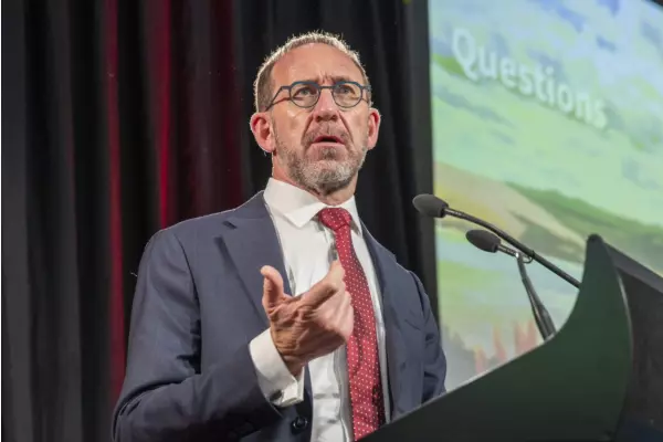 Labour’s Andrew Little to retire from politics