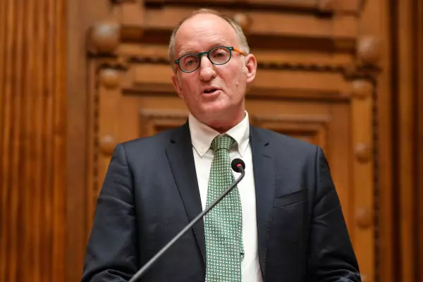 Alliance Group farmers need to debate Dawn deal: shareholder