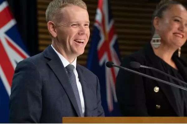 Election 2023: Hipkins bounce for Labour in PollTracker
