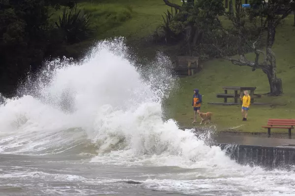 Asset managers caught between two visions of climate change