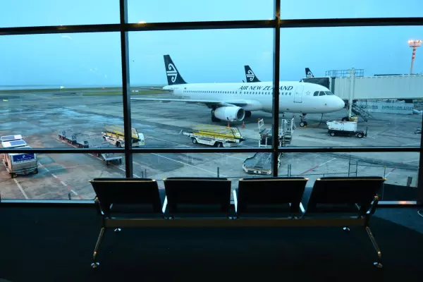 Travel stocks drop as trans-Tasman bubble deflates