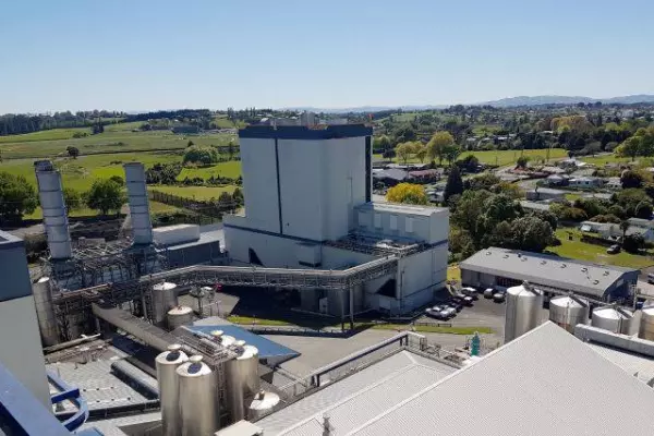 Fonterra back in the black, resumes dividend