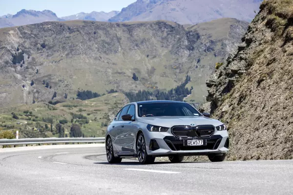 Review: the BMW i5 M60 xDrive – sophistication on steroids