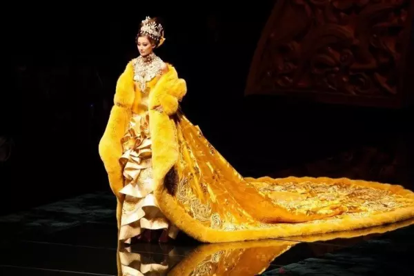 Review: Guo Pei: Fashion, art, fantasy from a creative genius