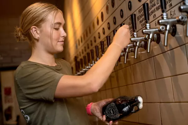 Glass beer flagons make a high-tech comeback