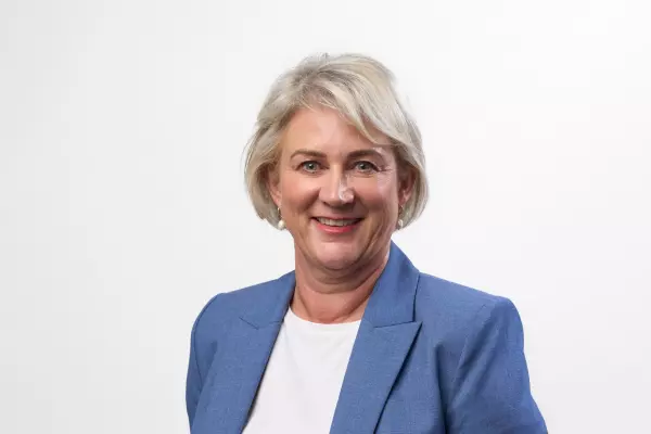 Anderson Lloyd hires three partners from rival Chapman Tripp