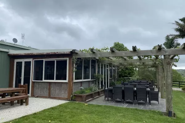 Going crackers over a South Auckland vineyard restaurant