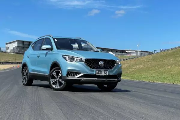 Review: The MG ZS Long Range is a rock'n'roll rider