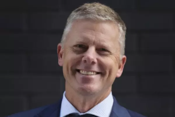 JCDecaux NZ boss Mike Watkins steps down, three others depart