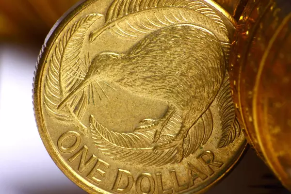NZ dollar struggles under tariff shadow, RBNZ in spotlight