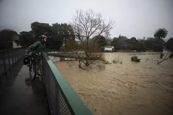 Insurers falling behind banks on climate disclosure
