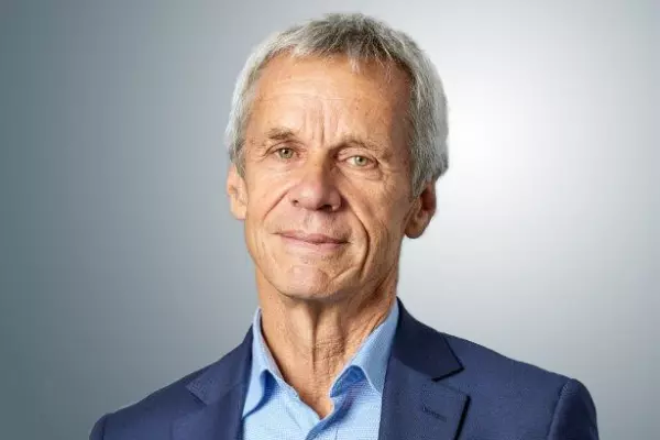 Govt bugbear wins Deloitte 200 chair of the year award