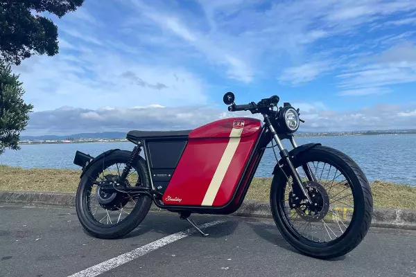 Review: Streetdog e-moped – so quiet it draws looks of disbelief