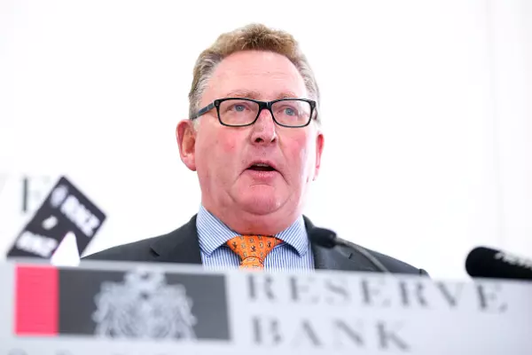 RBNZ holds OCR, still advocating time and patience