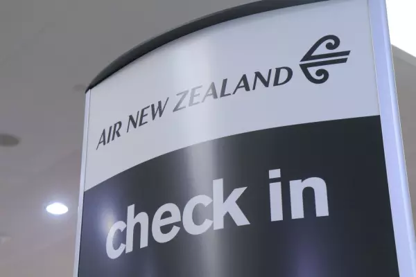 NZ shares fall as Air NZ goes ex-rights