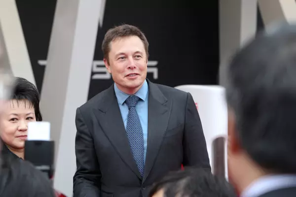 Kiwis get a whiff of Musk’s money