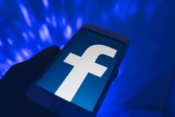 Facebook threatens to ban Aussie news sites