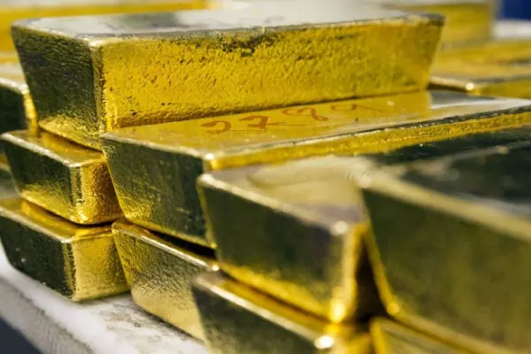 Record gold prices boon for scrap buyers